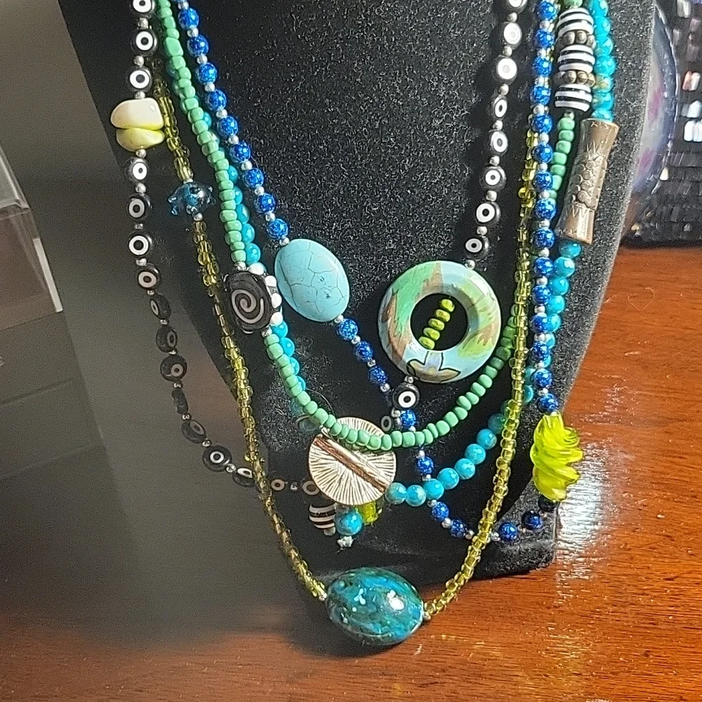 Beautiful beads bnacklace - Picture 3 of 4